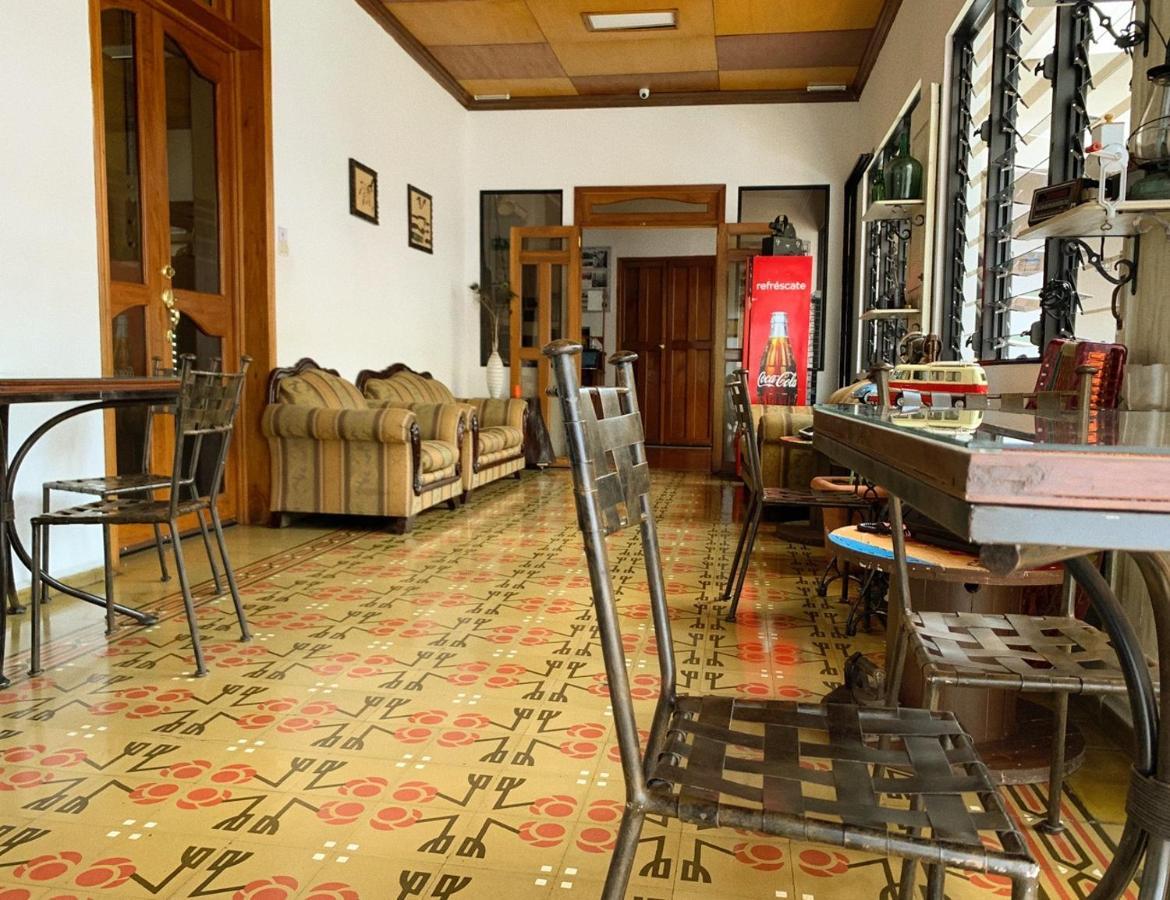 Hostal Las Puertas Santa Ana Exteriör bild