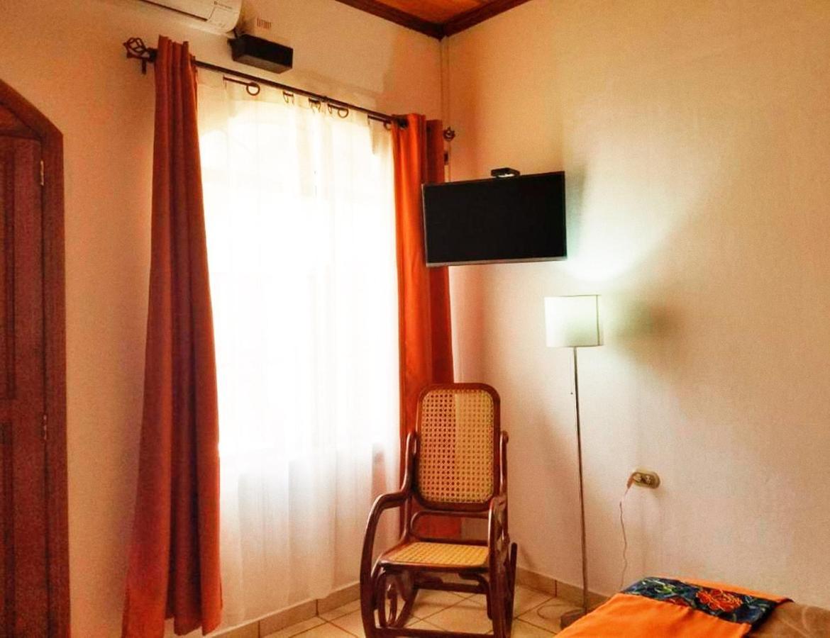 Hostal Las Puertas Santa Ana Exteriör bild